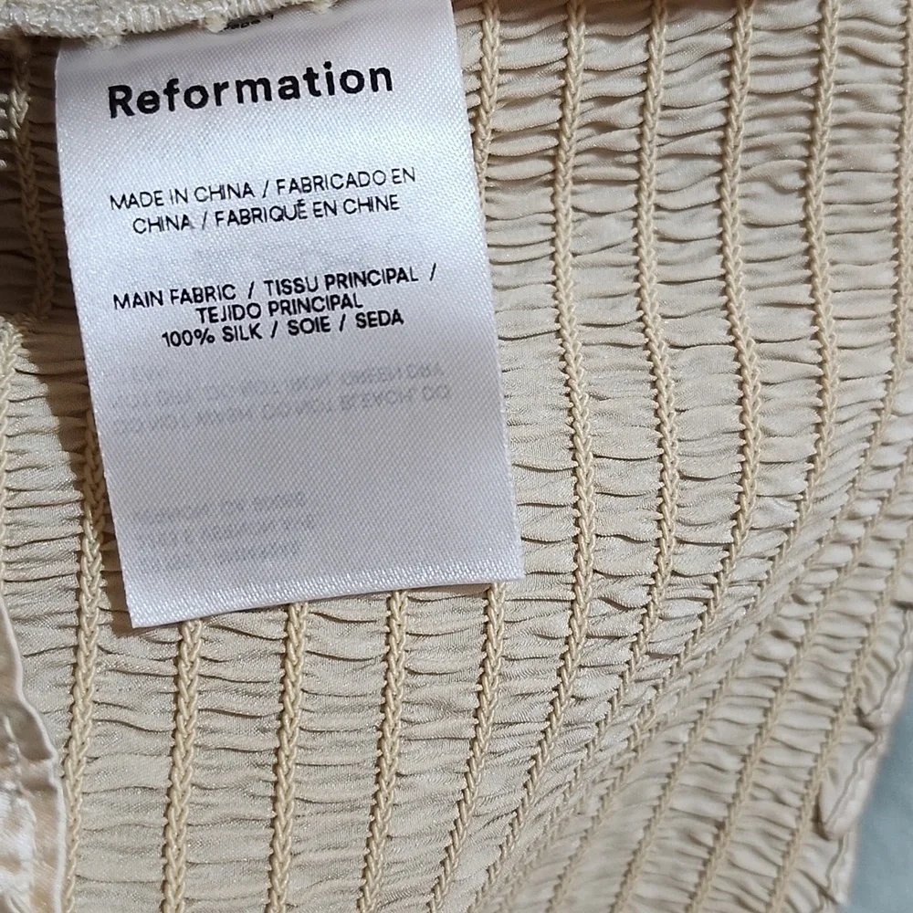 NWOT Reformation Pina Top in Almond Gold 100% Silk Size M - Picture 3 of 4